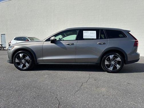 2020 Volvo V60 Cross Country T5