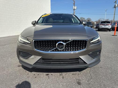 2020 Volvo V60 Cross Country T5