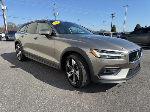2020 Volvo V60 Cross Country T5