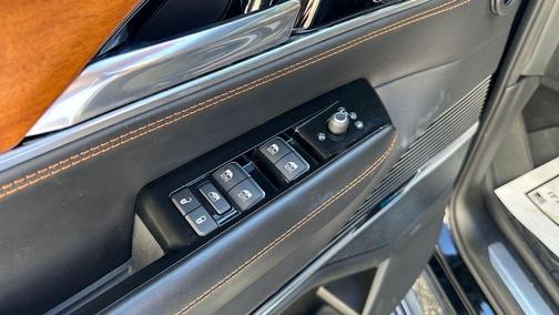 2022 Jeep Grand Wagoneer Series III