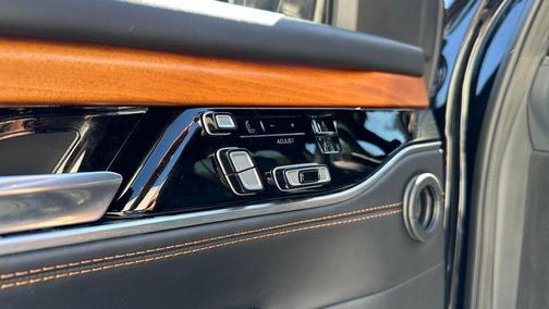 2022 Jeep Grand Wagoneer Series III