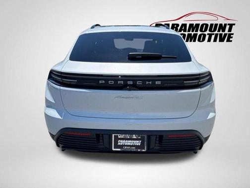 Ice Grey Metallic 2025 Porsche Macan 4S