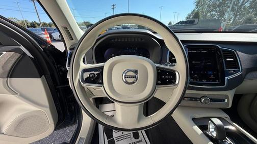 2025 Volvo XC90 Plug-In Hybrid T8 Plus 7-Seater