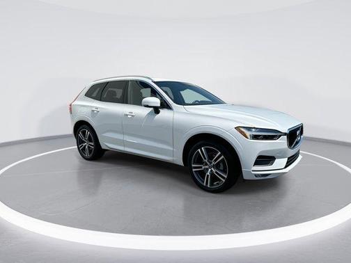 2021 Volvo XC60 T5 Momentum