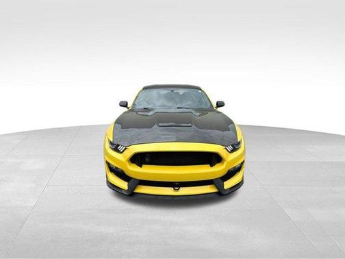 2017 Ford Shelby GT350 Base