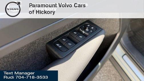 2026 Volvo XC40 B5 Ultra Black Edition