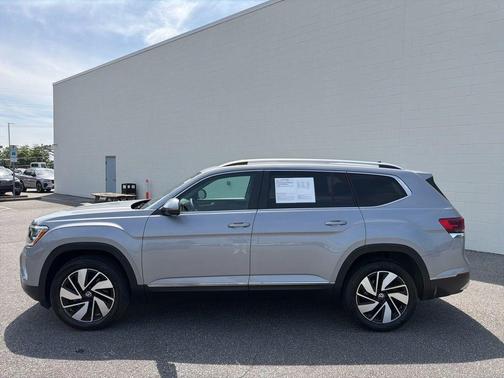Silver Bird Metallic 2024 Volkswagen Atlas 2.0T SEL