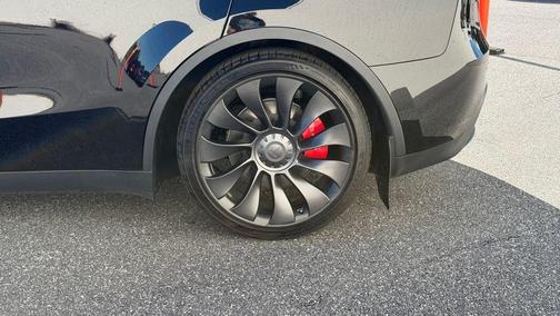 2024 Tesla Model Y Performance