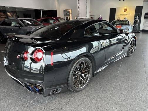 2020 Nissan GT-R Premium