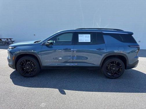 Lakeshore Blue 2025 Chevrolet Traverse LT