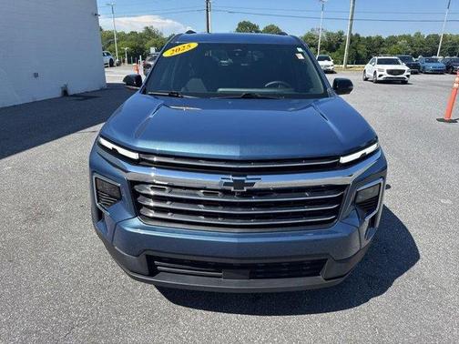 Lakeshore Blue 2025 Chevrolet Traverse LT