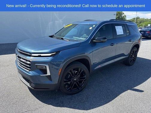 Lakeshore Blue 2025 Chevrolet Traverse LT