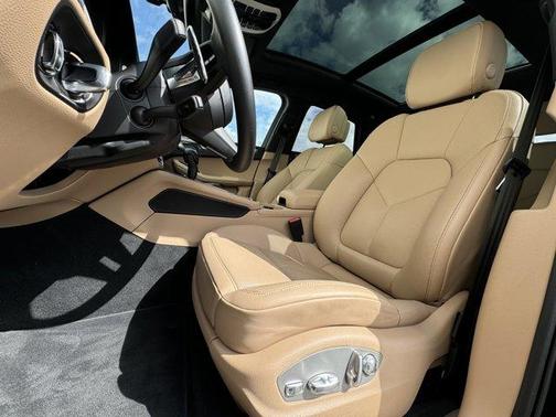 2024 Porsche Macan Base (PDK)