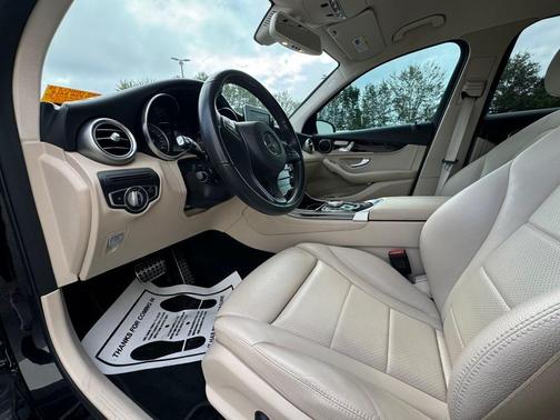 2019 Mercedes-Benz GLC 300 Base