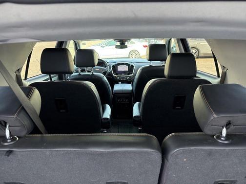 Summit White 2019 Chevrolet Traverse Premier