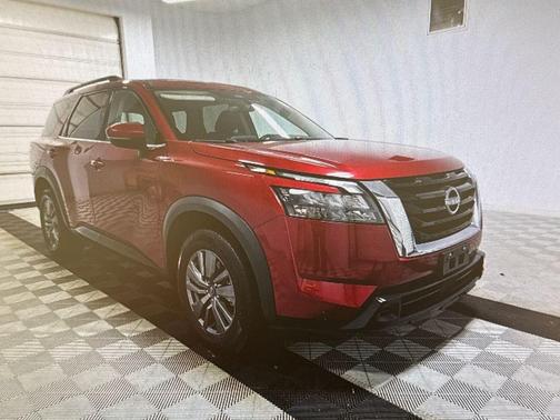 2024 Nissan Pathfinder SV