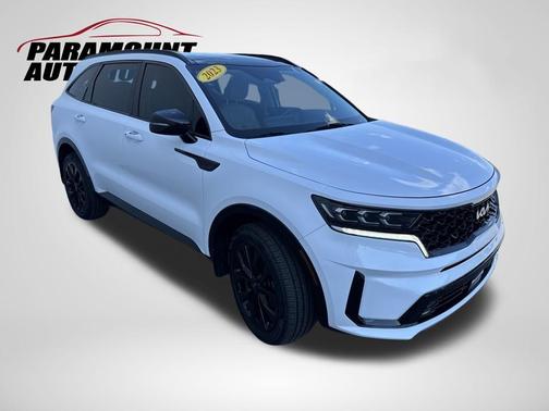 White Pearl 2023 Kia Sorento SX
