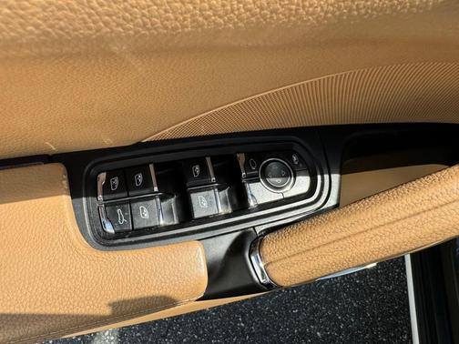 2016 Porsche Cayenne Base