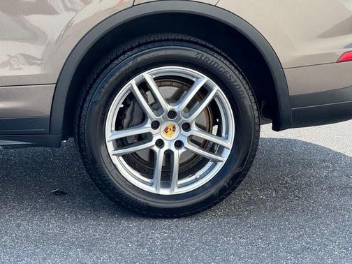 2016 Porsche Cayenne Base