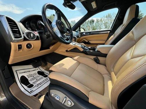 2016 Porsche Cayenne Base