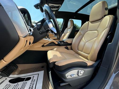 2016 Porsche Cayenne Base