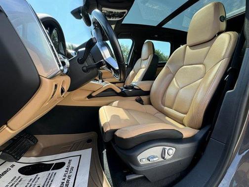 2016 Porsche Cayenne Base