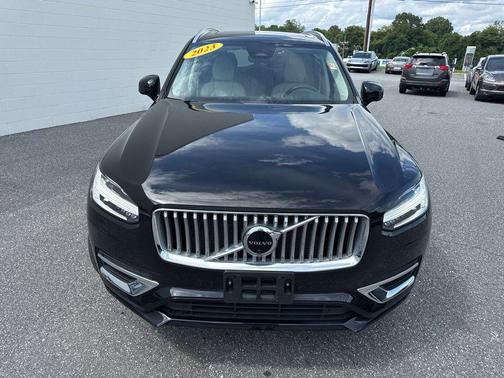 Onyx Black Metallic 2023 Volvo XC90 B6 Plus 7-Seater