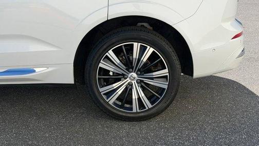 2022 Volvo XC60 B5 Inscription