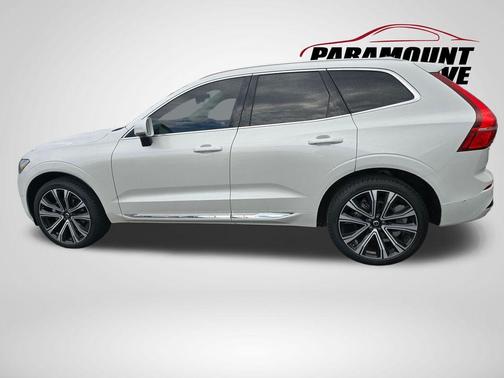 Gray Metallic 2024 Volvo XC60 B5 Plus Dark Theme