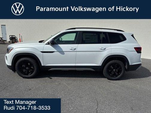 Opal White Pearl 2026 Volkswagen Atlas 2.0T Peak Edition