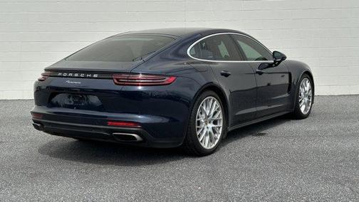 2018 Porsche Panamera 4