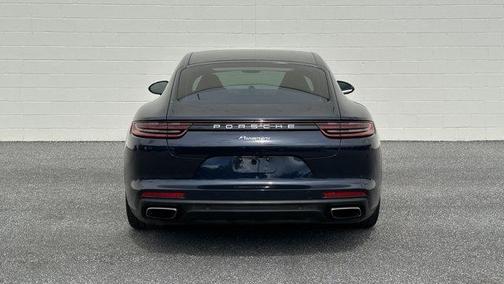 2018 Porsche Panamera 4
