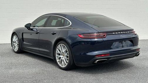 2018 Porsche Panamera 4