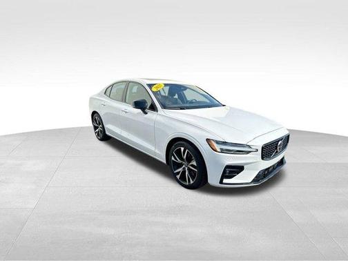 2025 Volvo S60 B5 Core