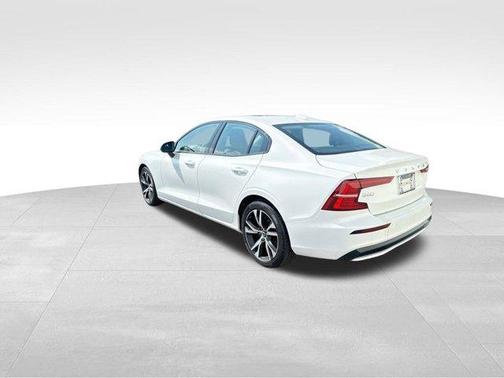 2025 Volvo S60 B5 Core