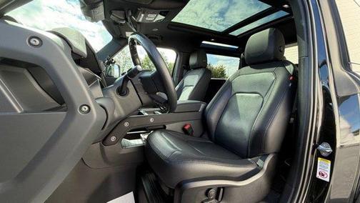 2023 Land Rover Defender 90 X-Dynamic SE