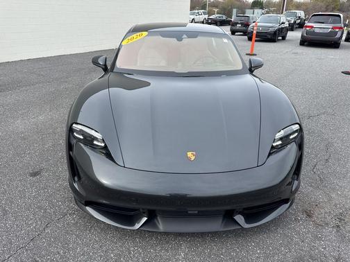2020 Porsche Taycan Turbo