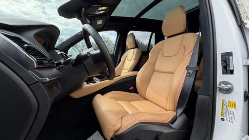2024 Volvo XC90 B6 Ultimate Bright Theme 7-Seater