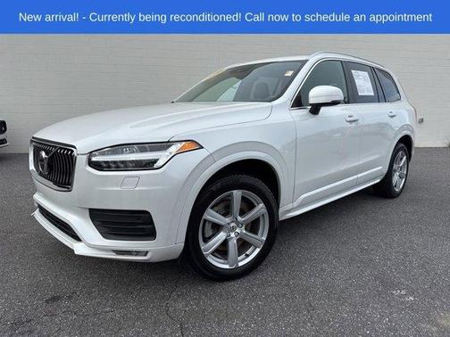 2022 Volvo XC90 T5 Momentum 7 Passenger