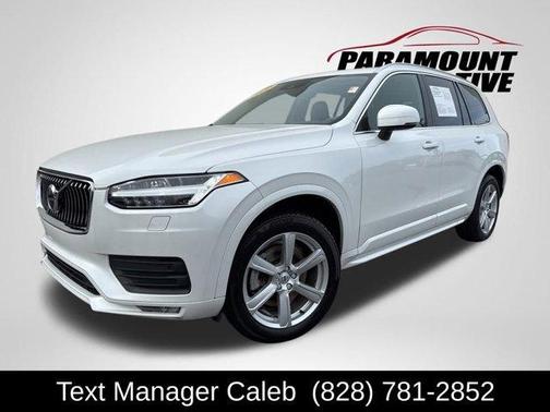 2022 Volvo XC90 T5 Momentum 7 Passenger