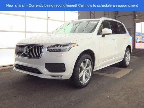2022 Volvo XC90 T5 Momentum 7 Passenger
