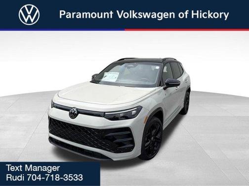 Sandstone 2026 Volkswagen Tiguan 2.0T SE R-Line Black
