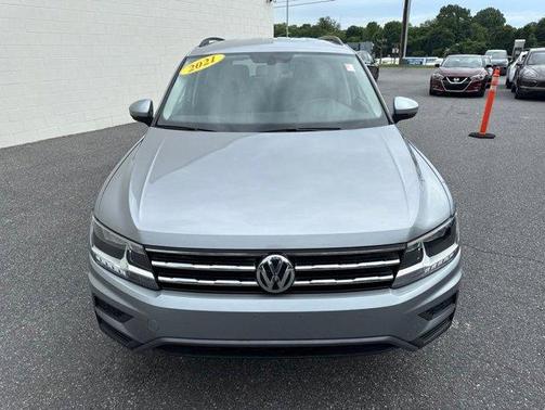 Pyrite Silver Metallic 2021 Volkswagen Tiguan 2.0T SE