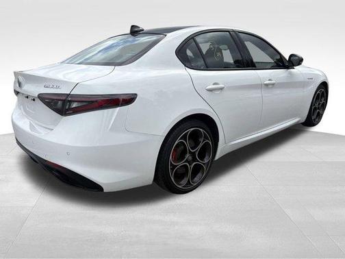 2024 Alfa Romeo Giulia Veloce