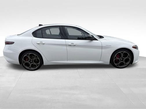 2024 Alfa Romeo Giulia Veloce