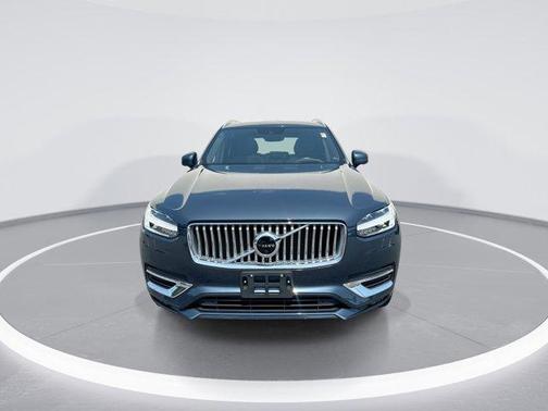 2022 Volvo XC90 T6 Inscription 7 Passenger