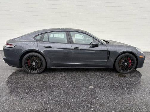 2022 Porsche Panamera 4S