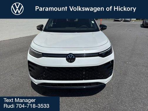 White Pearl 2026 Volkswagen Tiguan 2.0T SE R-Line Black