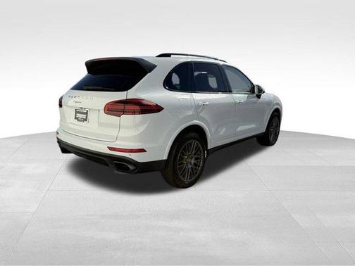 2017 Porsche Cayenne Platinum Edition