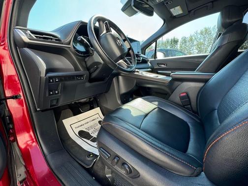 2021 Toyota Sienna XSE 7 Passenger